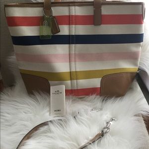 Coach purse. Excellent condition.